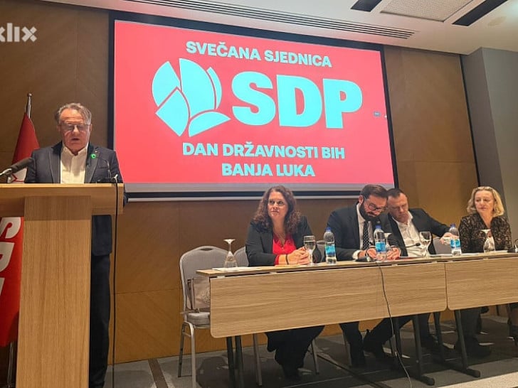 Dojava o bombi spriječila proslavu